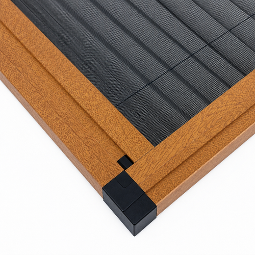 PlisseHor detail eiken frame en geplooid gaas